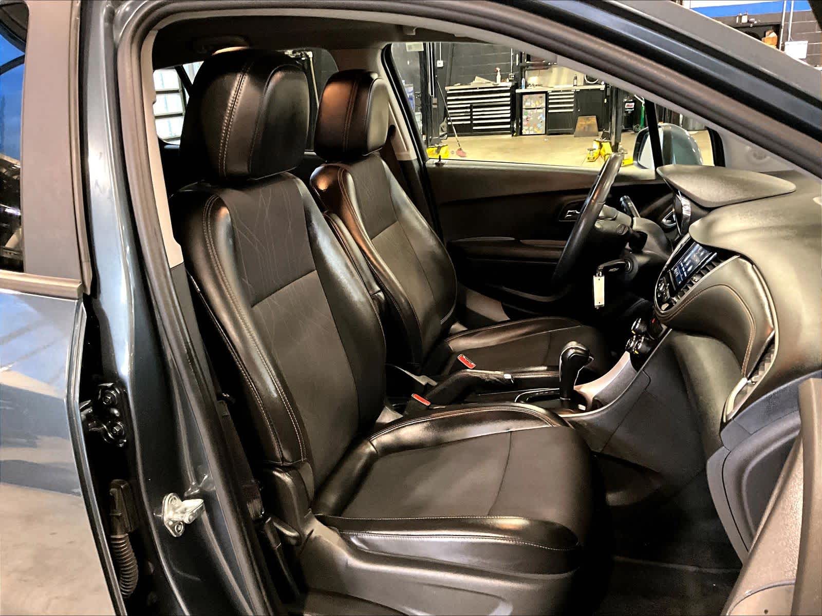 2021 Chevrolet Trax LT - Photo 11