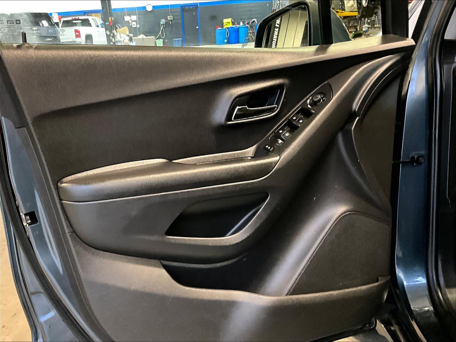 2021 Chevrolet Trax LT - Photo 9