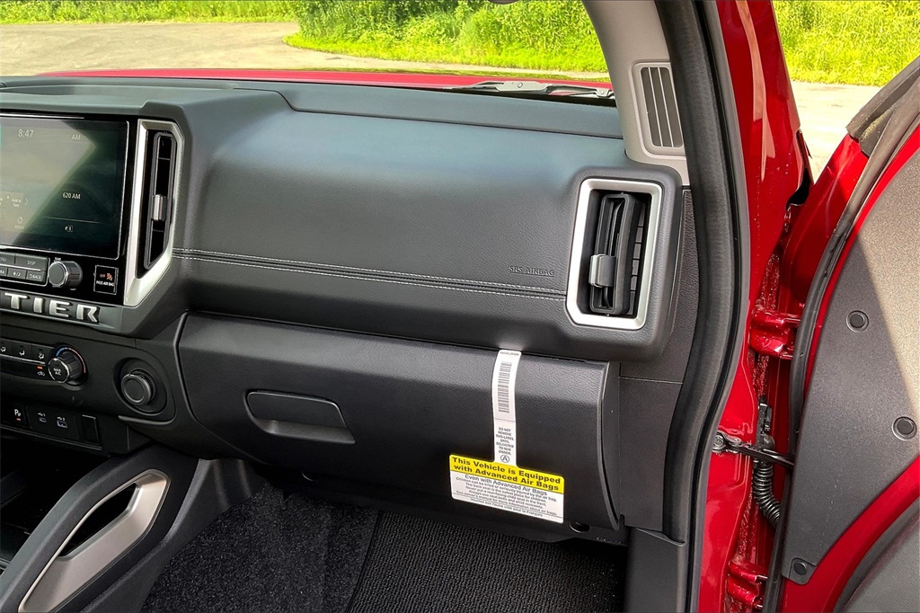 2025 Nissan Frontier SV - Photo 13