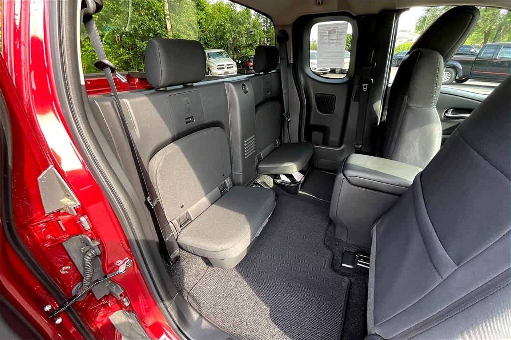 2025 Nissan Frontier SV - Photo 19