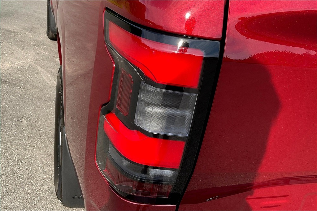 2025 Nissan Frontier SV - Photo 32
