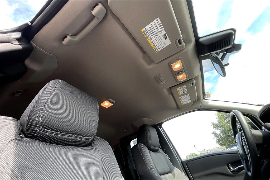 2025 Nissan Frontier SV - Photo 7