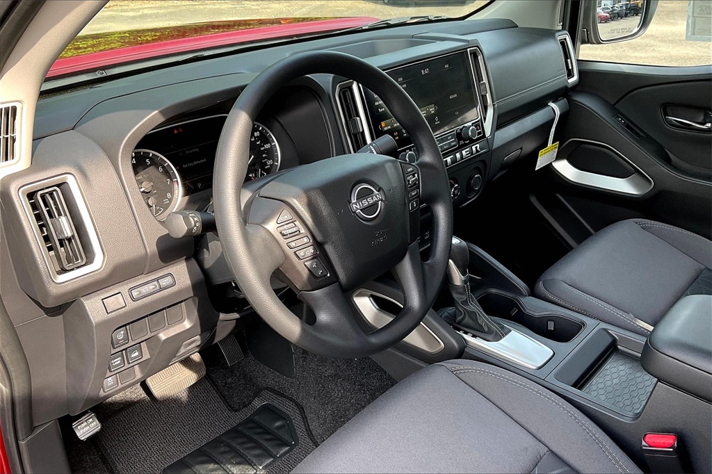 2025 Nissan Frontier SV - Photo 8