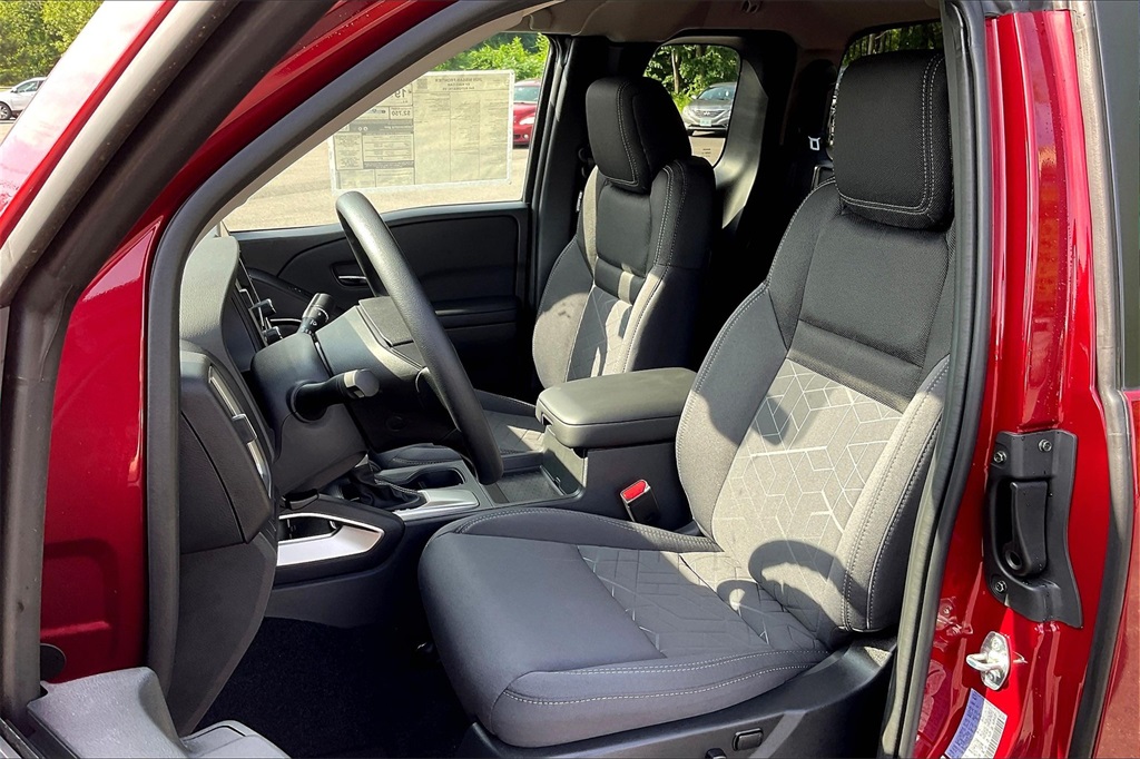 2025 Nissan Frontier SV - Photo 10