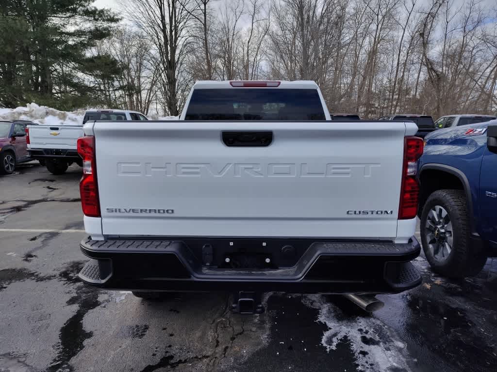 2025 Chevrolet Silverado 2500HD Custom - Photo 5