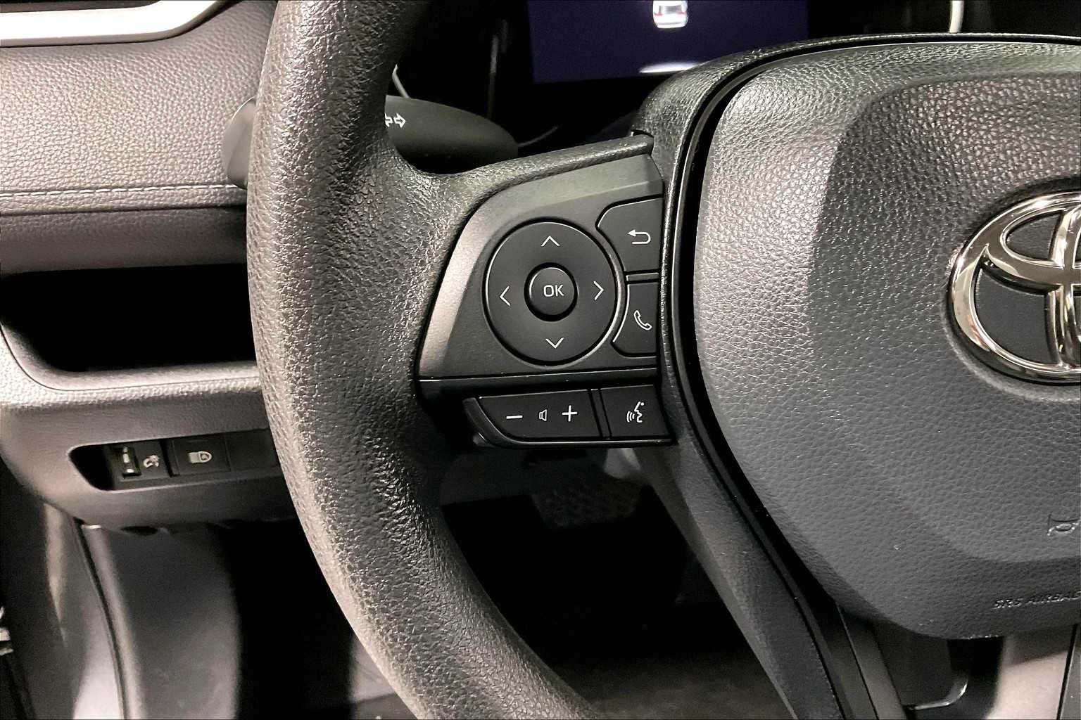 2023 Toyota RAV4 LE - Photo 23