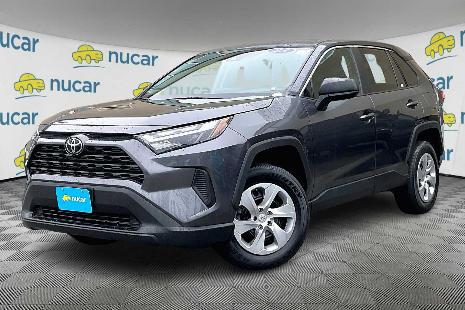 2023 Toyota RAV4 LE - Photo 3