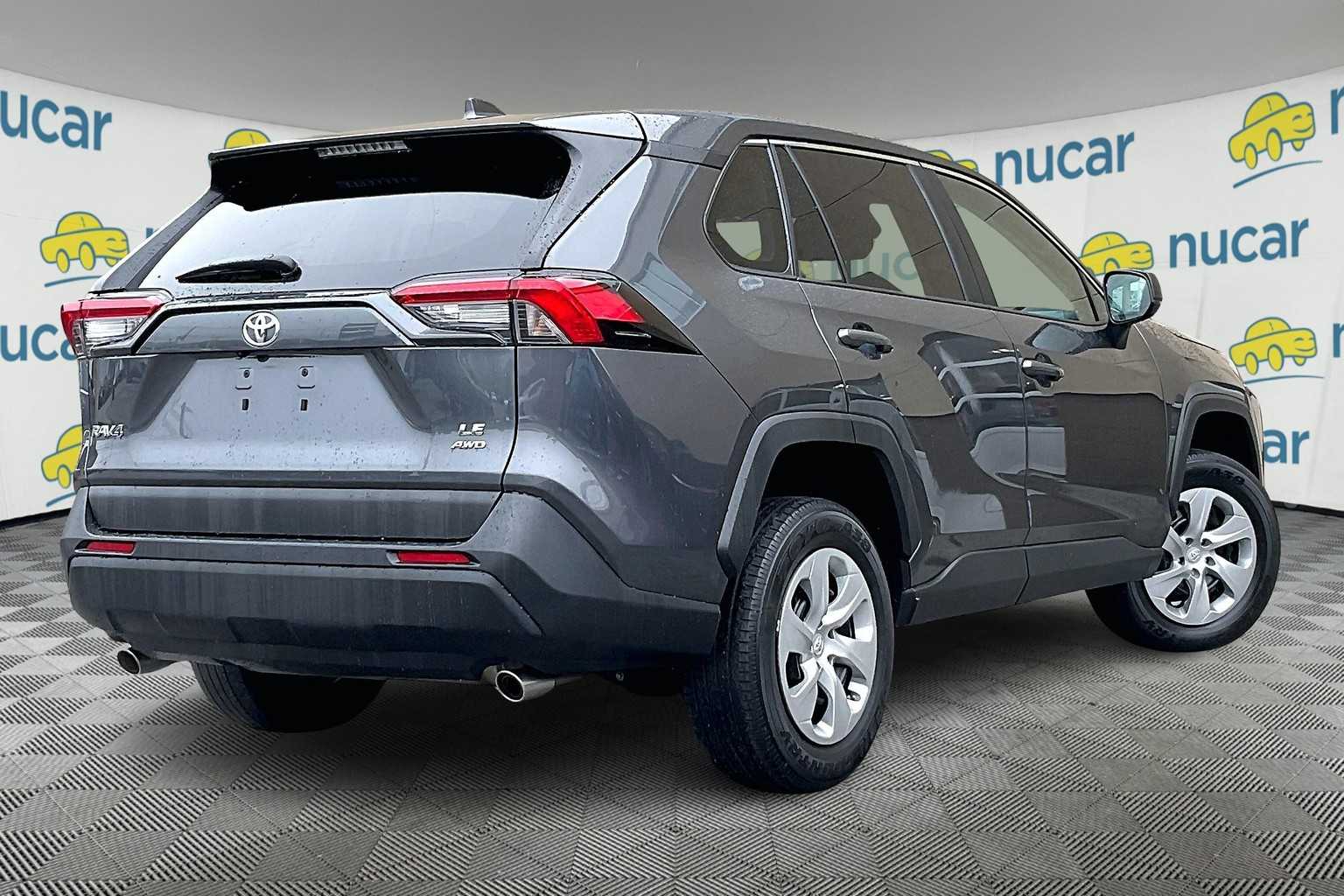 2023 Toyota RAV4 LE - Photo 6