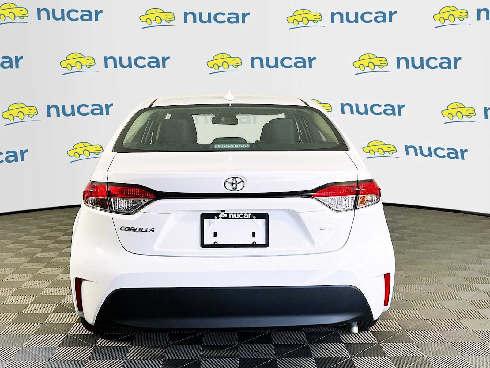 2025 Toyota Corolla LE - Photo 5