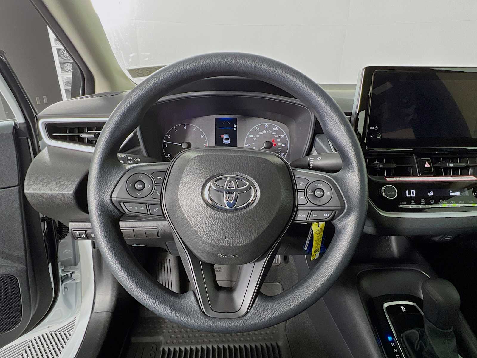 2025 Toyota Corolla LE - Photo 7