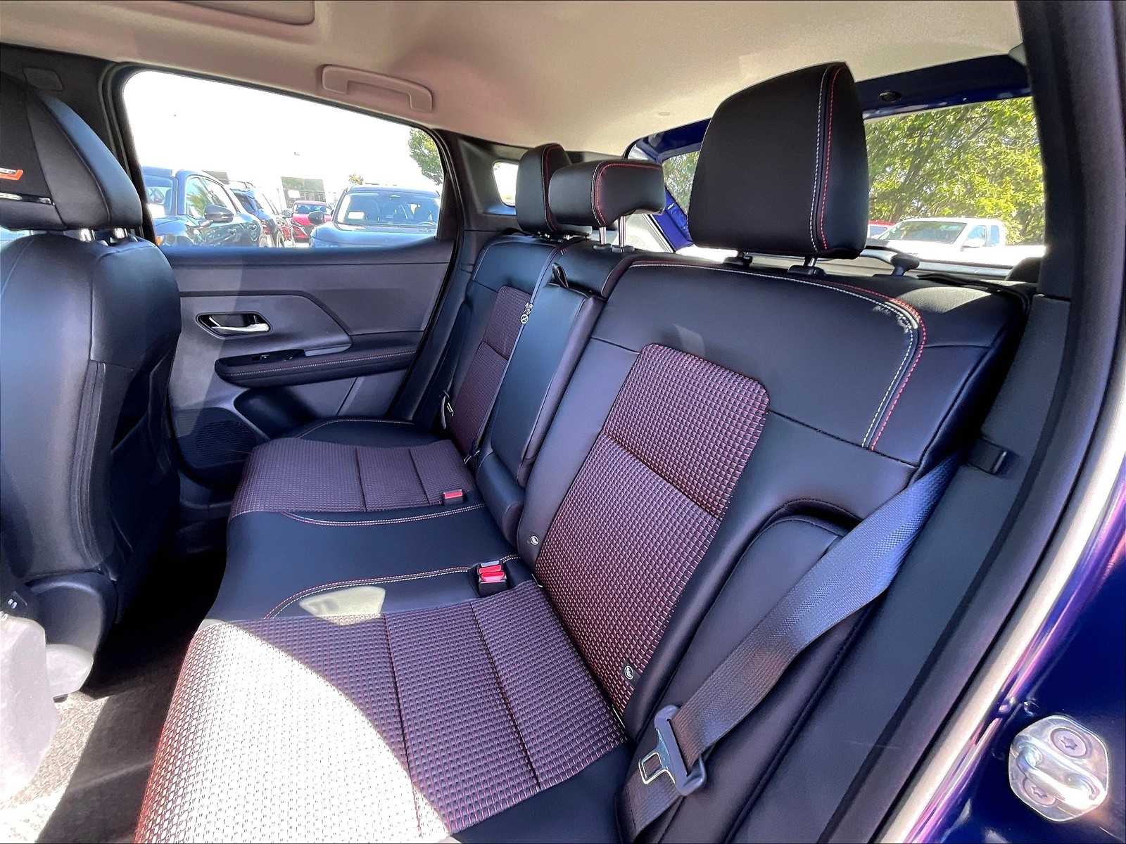 2025 Nissan Kicks SR - Photo 14