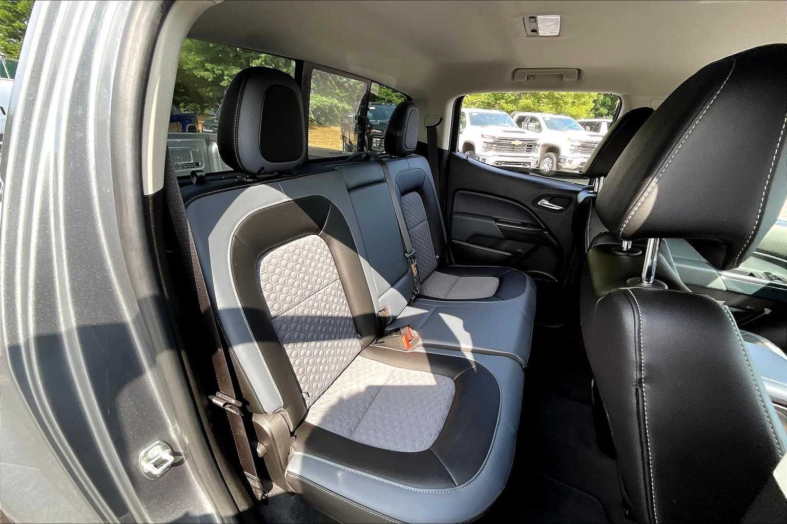 2022 Chevrolet Colorado 4WD Z71 - Photo 15