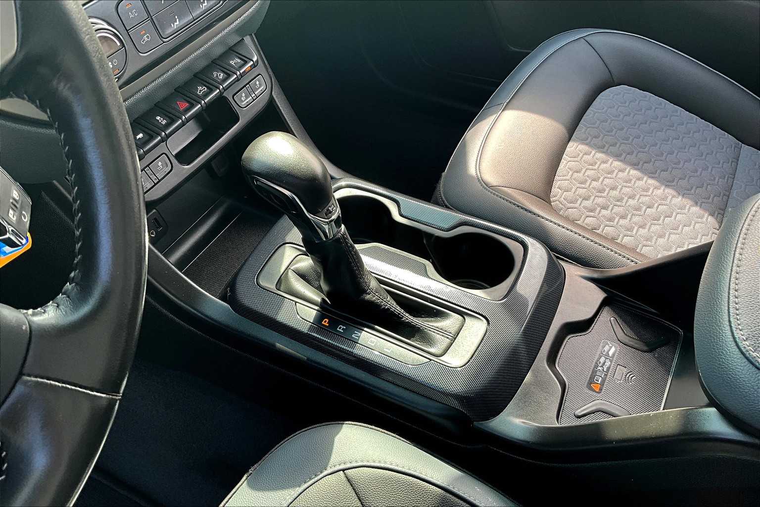 2022 Chevrolet Colorado 4WD Z71 - Photo 19