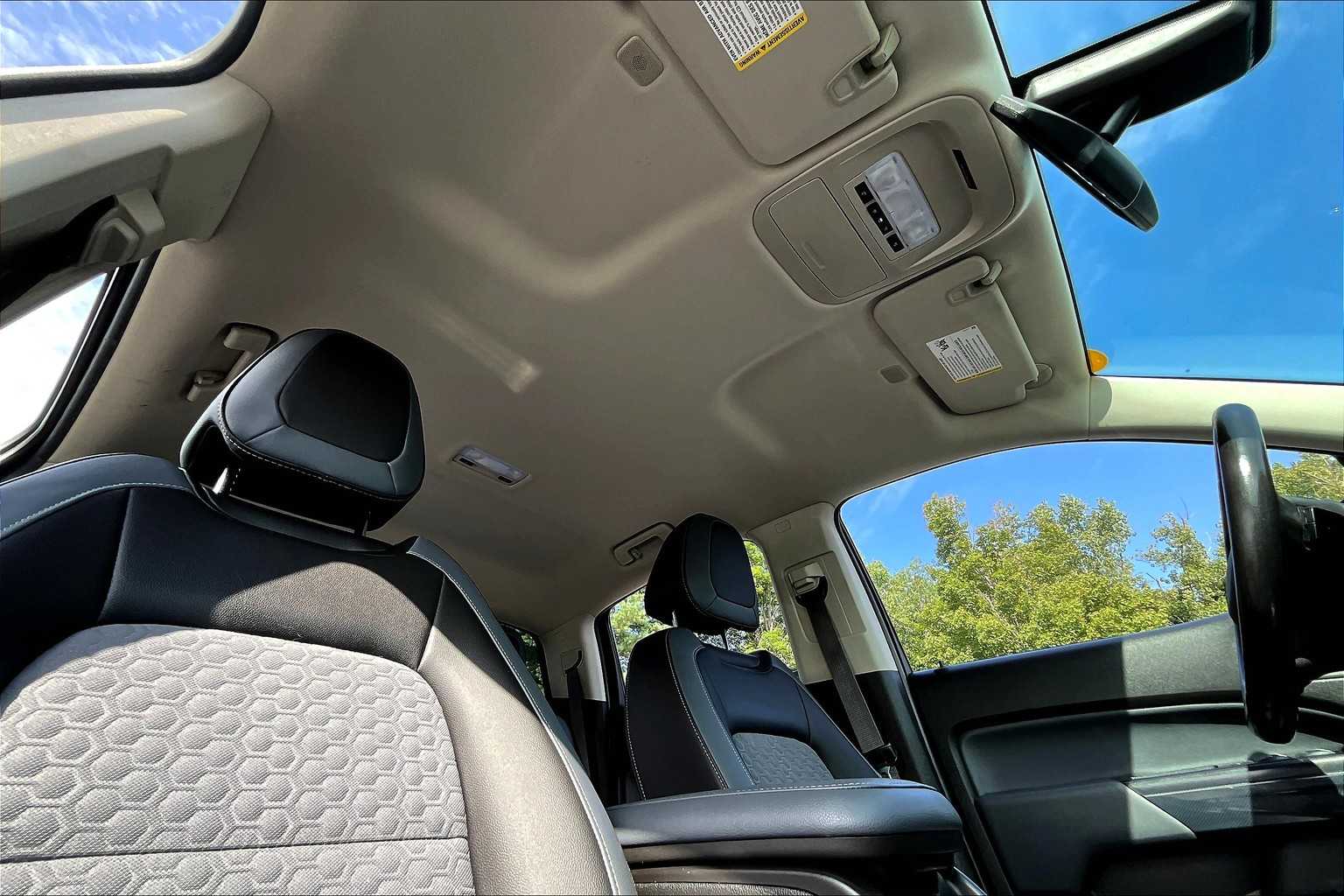 2022 Chevrolet Colorado 4WD Z71 - Photo 22