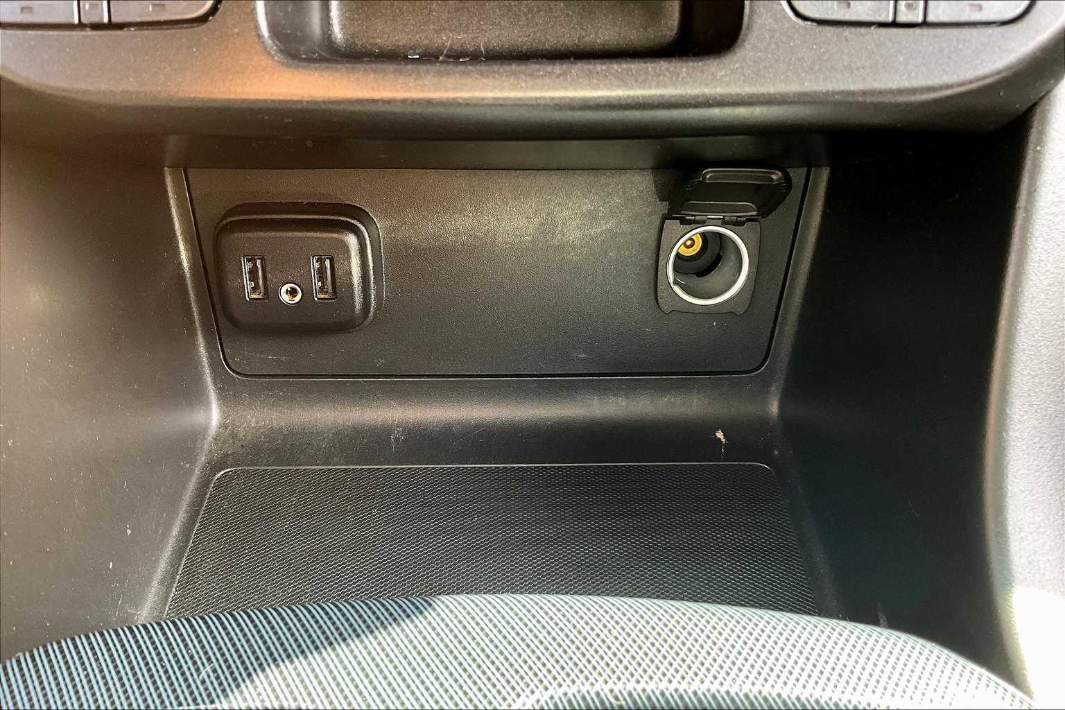2022 Chevrolet Colorado 4WD Z71 - Photo 27