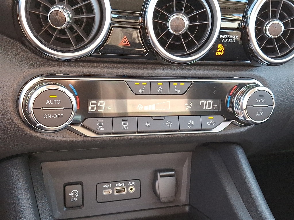 2025 Nissan Sentra SV - Photo 11