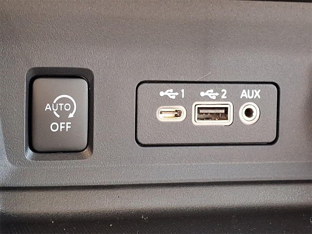 2025 Nissan Sentra SV - Photo 16