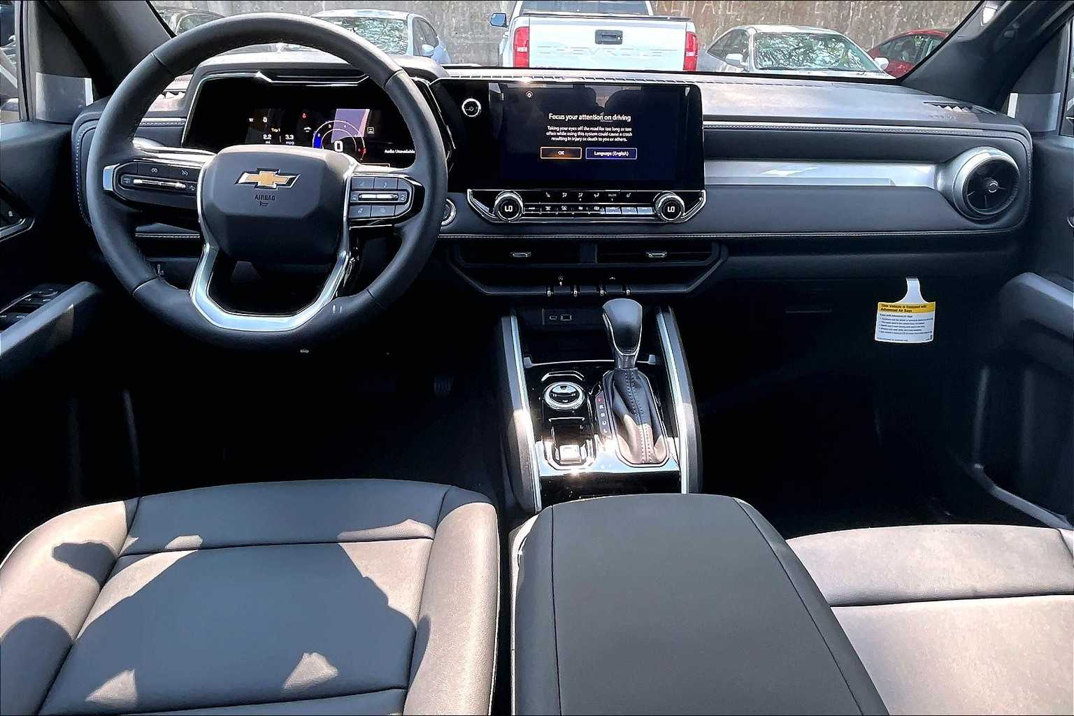 2025 Chevrolet Colorado 4WD LT - Photo 12
