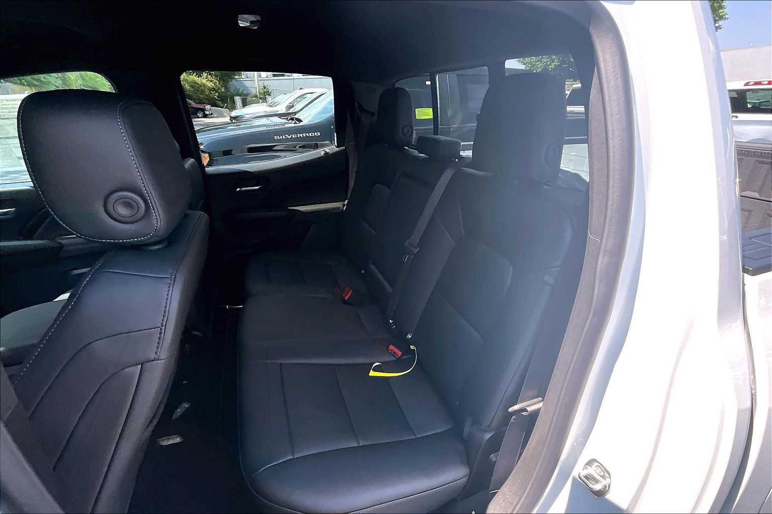 2025 Chevrolet Colorado 4WD LT - Photo 15
