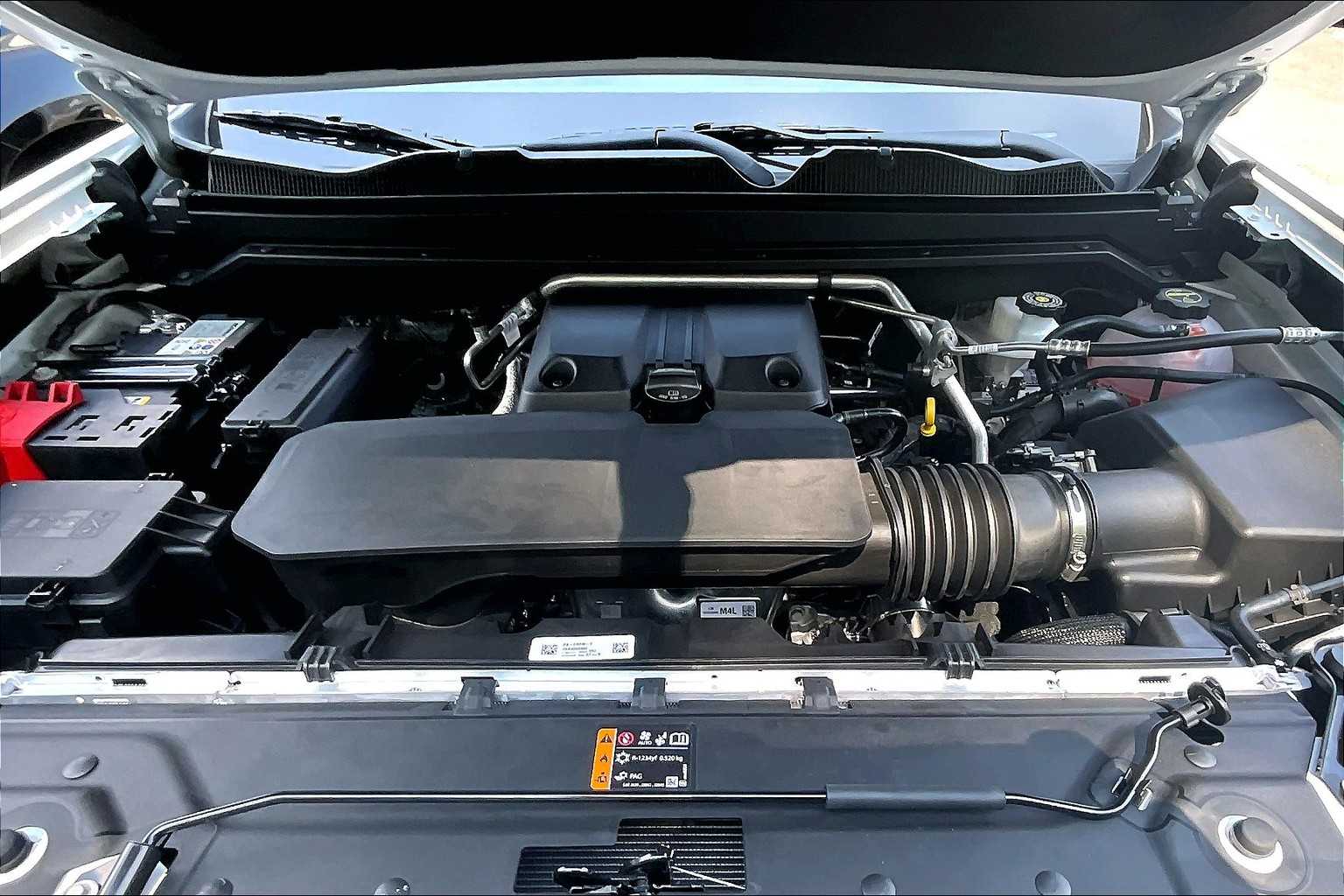 2025 Chevrolet Colorado 4WD LT - Photo 16