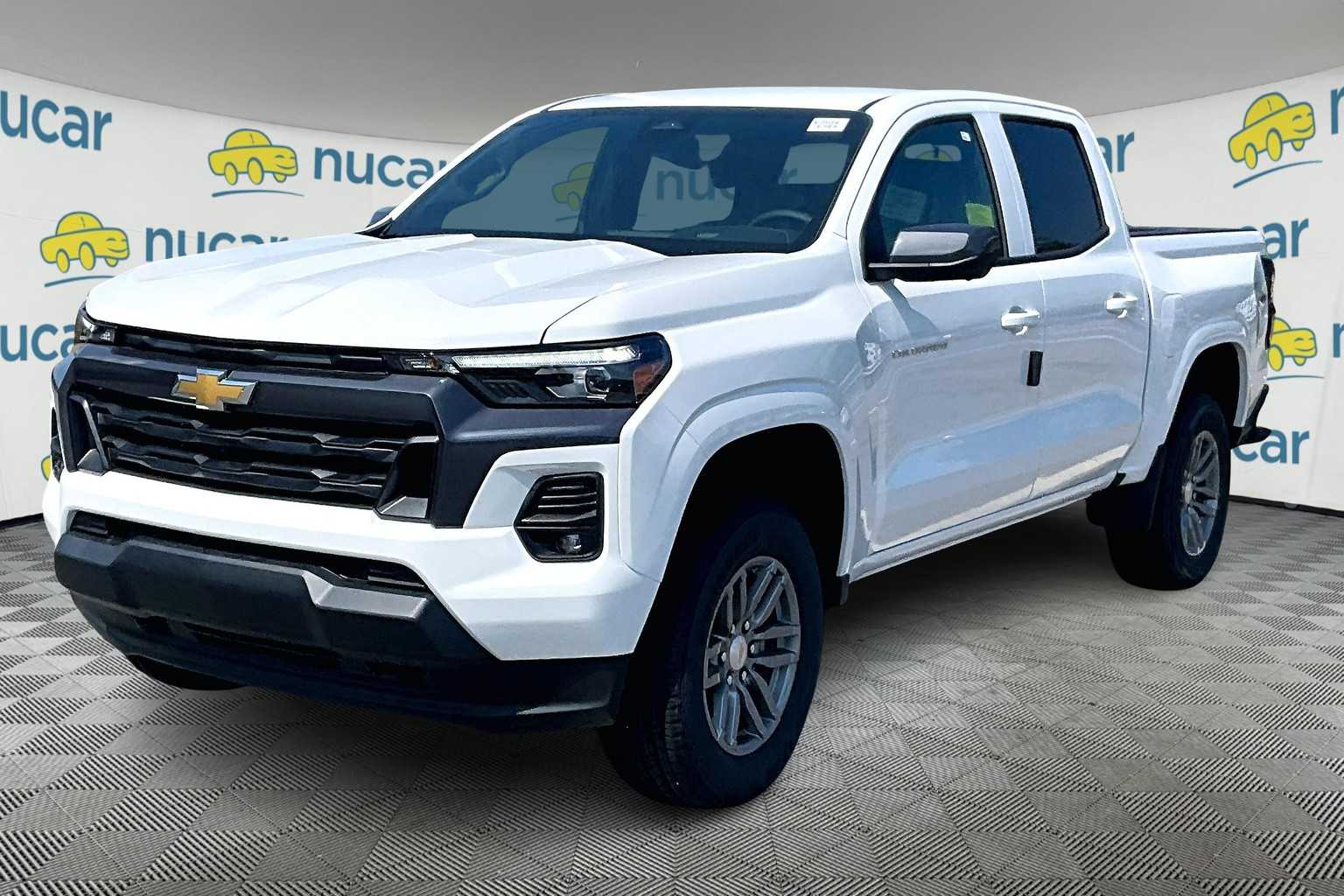 2025 Chevrolet Colorado 4WD LT - Photo 4