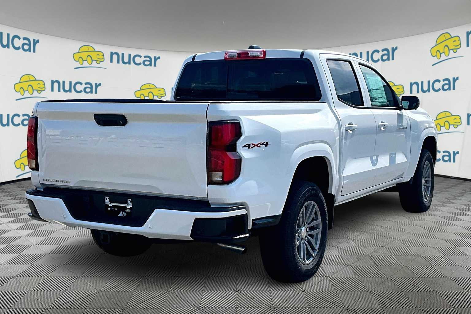 2025 Chevrolet Colorado 4WD LT - Photo 7