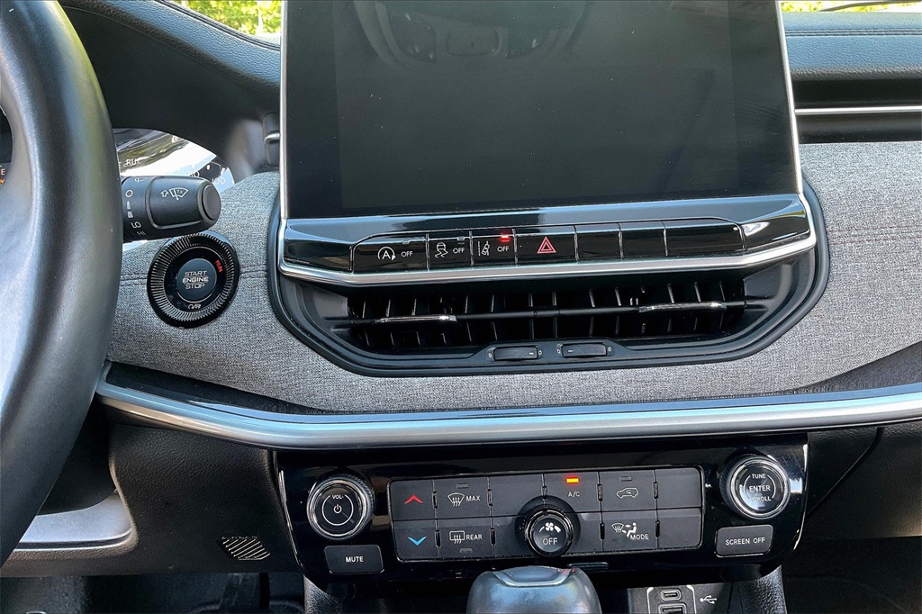 2022 Jeep Compass Latitude Lux - Photo 12