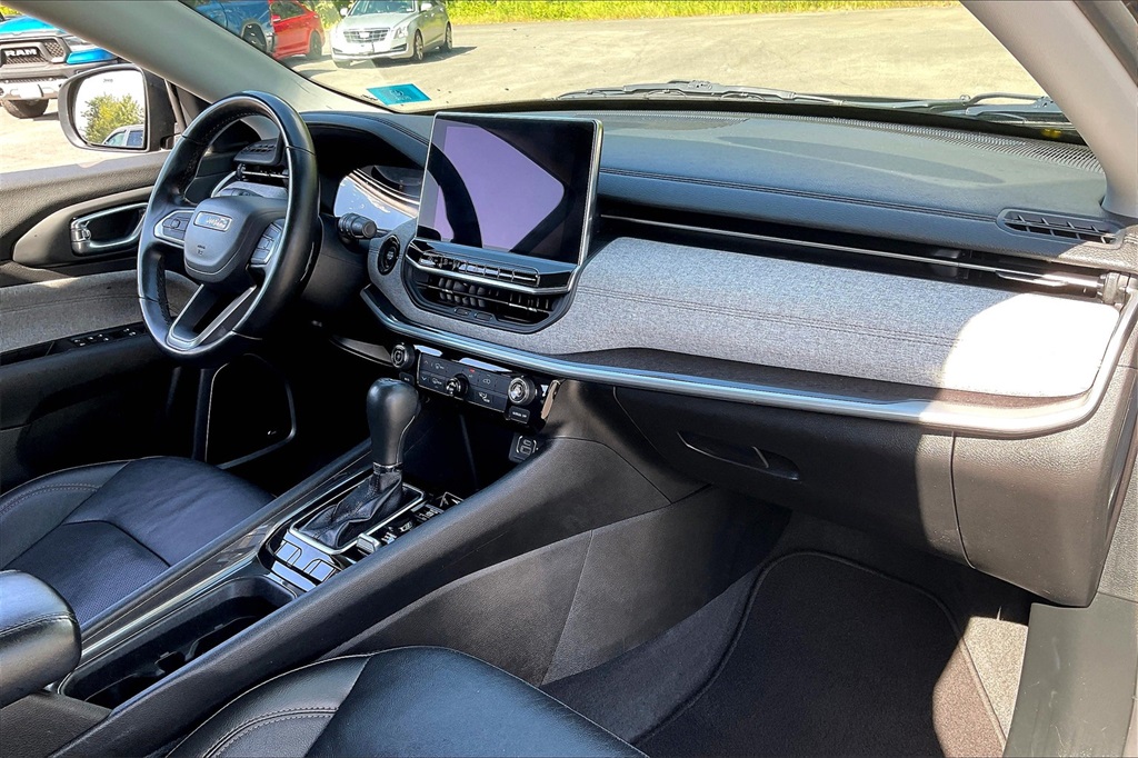 2022 Jeep Compass Latitude Lux - Photo 14