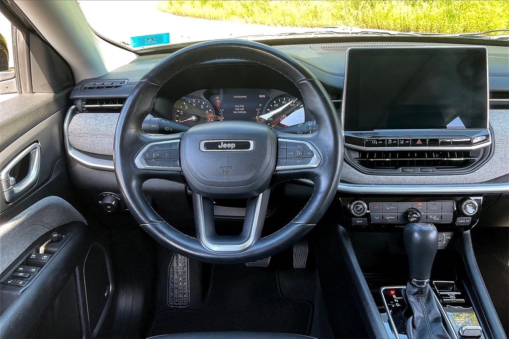 2022 Jeep Compass Latitude Lux - Photo 17