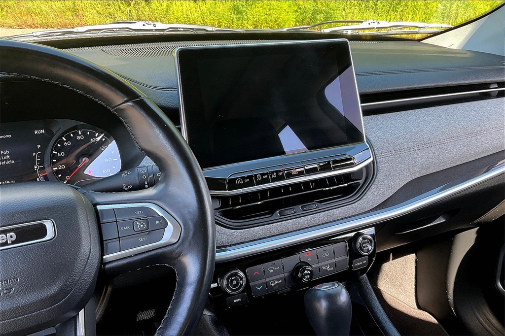 2022 Jeep Compass Latitude Lux - Photo 18
