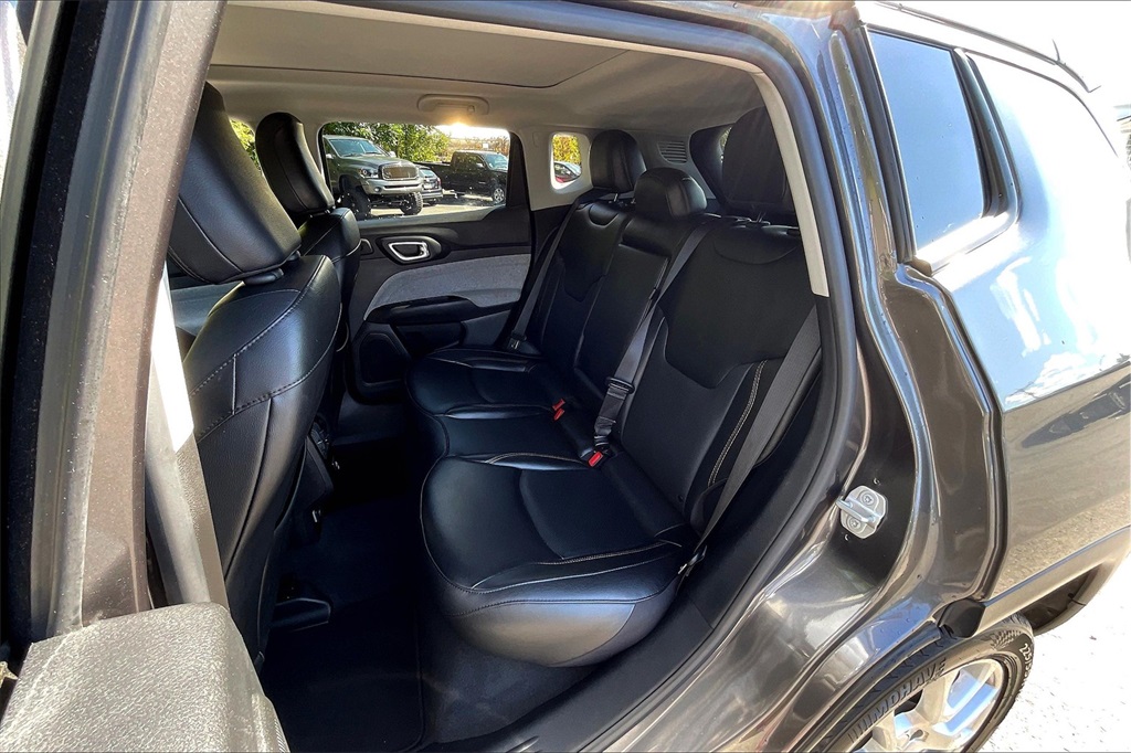 2022 Jeep Compass Latitude Lux - Photo 25