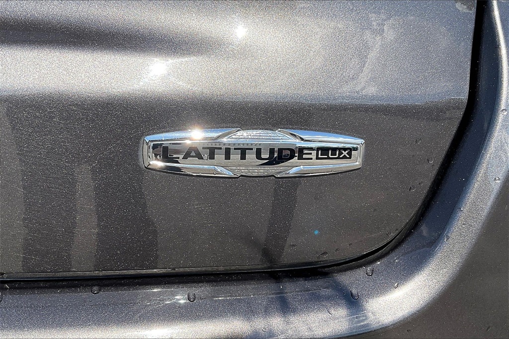 2022 Jeep Compass Latitude Lux - Photo 27