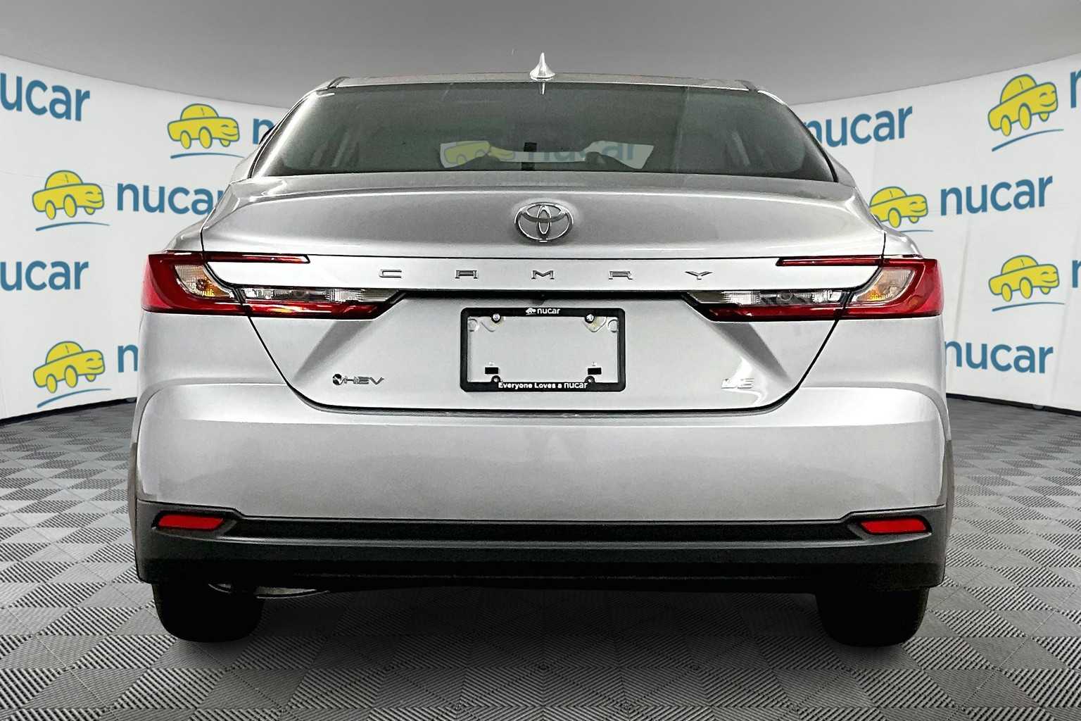 2025 Toyota Camry LE - Photo 6