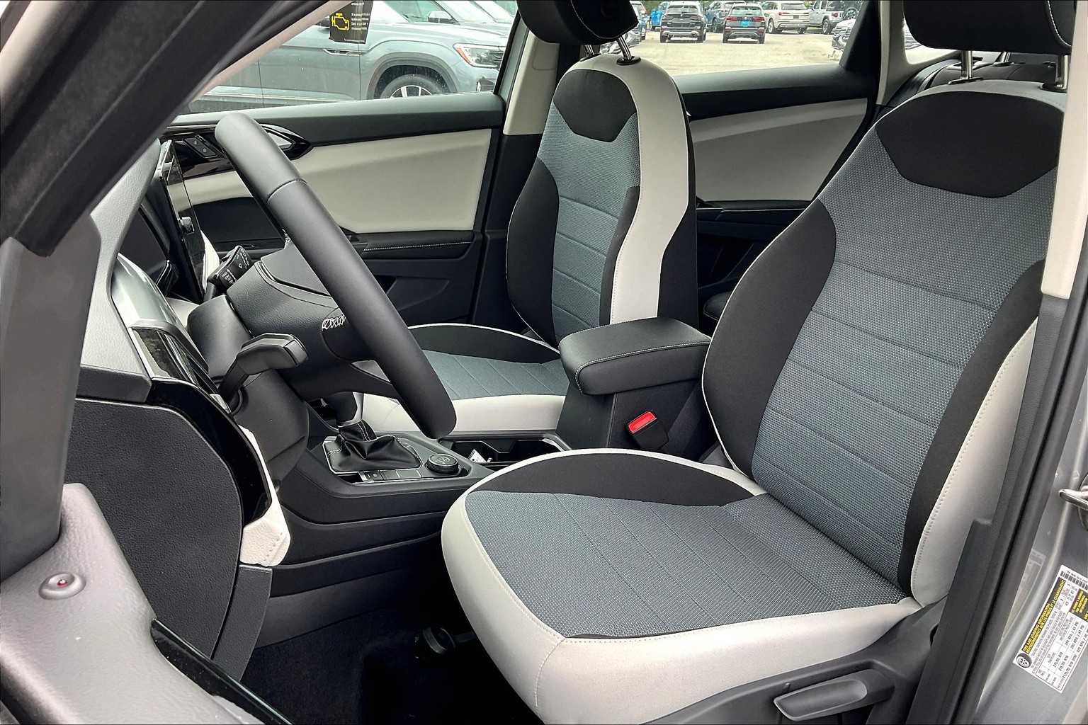 2025 Volkswagen Taos S - Photo 11