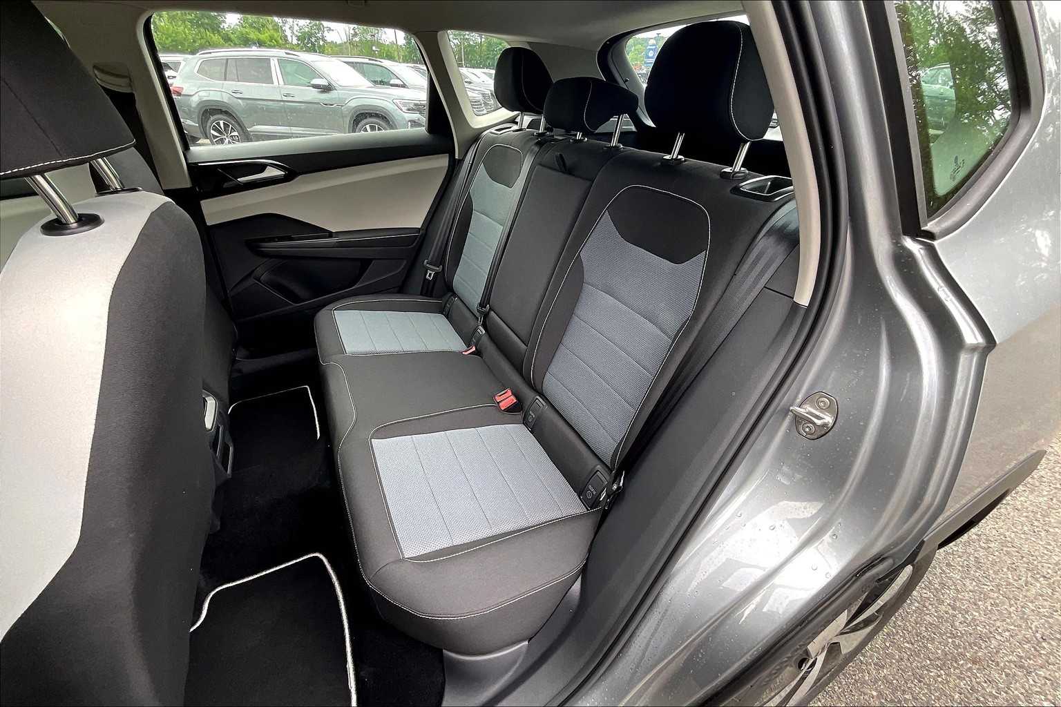 2025 Volkswagen Taos S - Photo 15