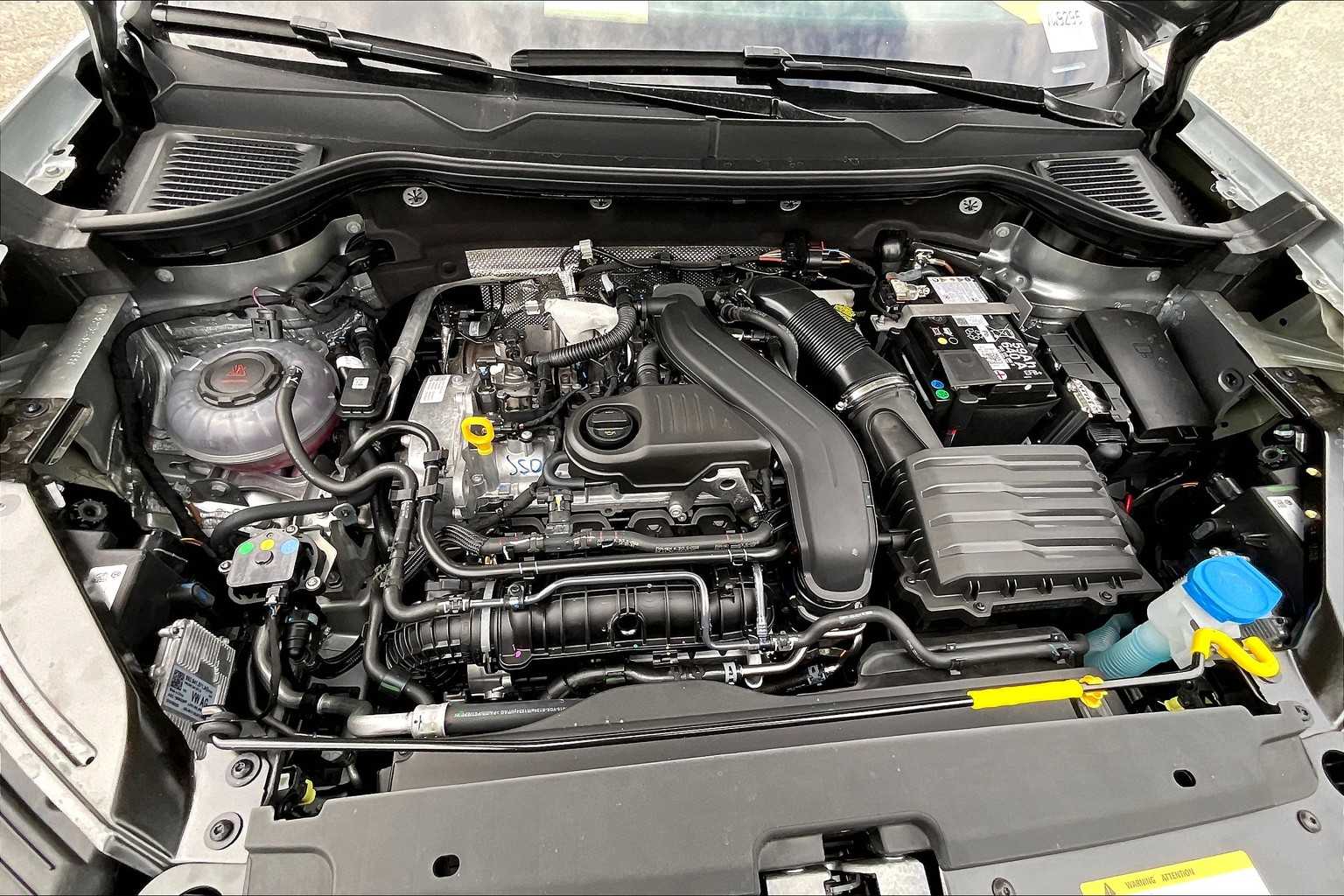 2025 Volkswagen Taos S - Photo 16