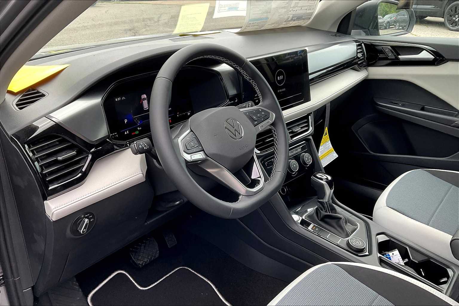 2025 Volkswagen Taos S - Photo 9
