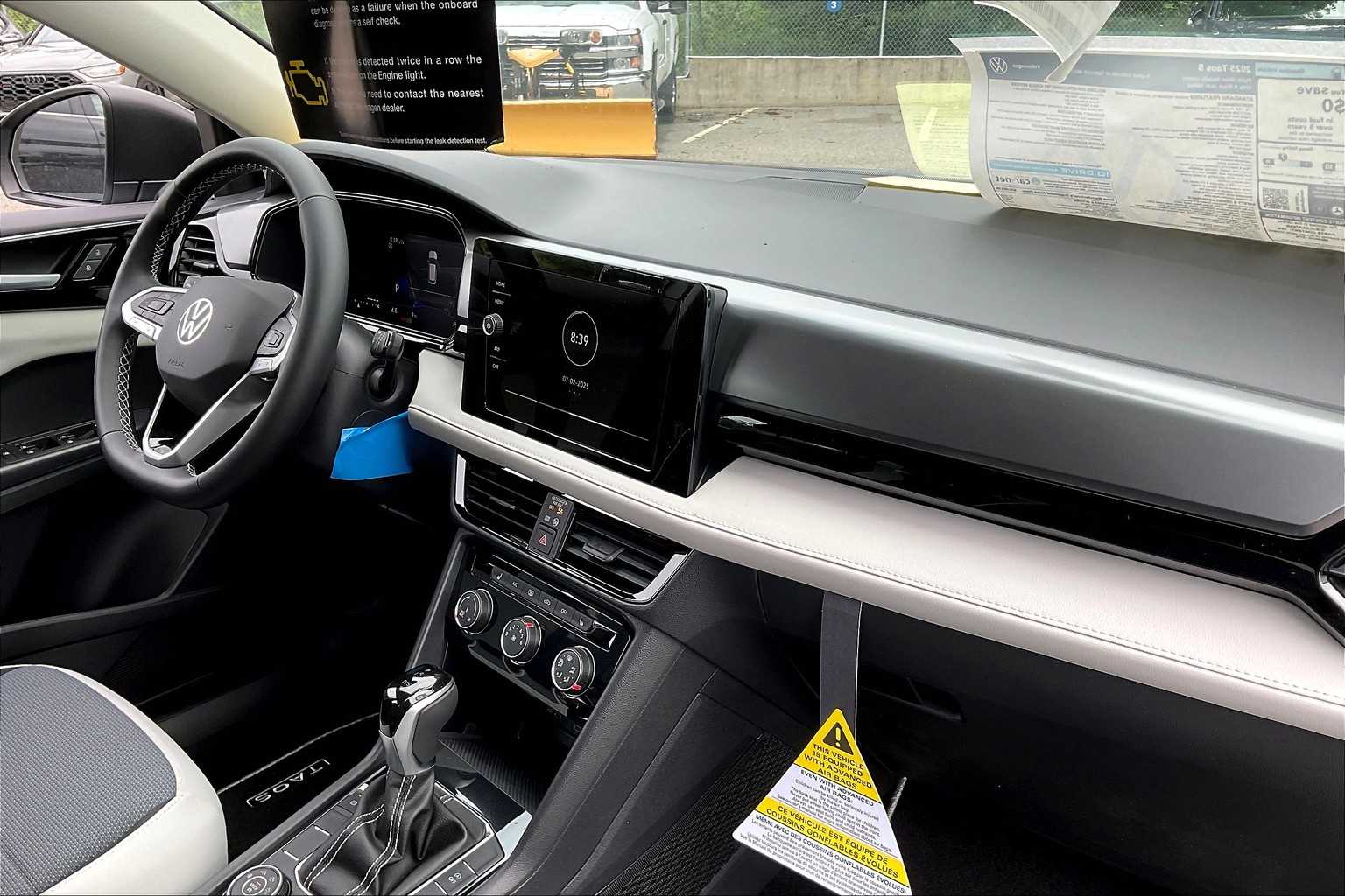 2025 Volkswagen Taos S - Photo 10