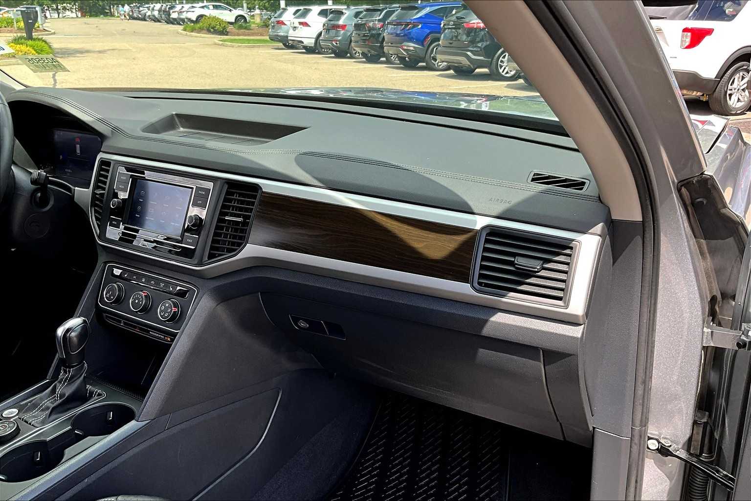2022 Volkswagen Atlas 2.0T SE - Photo 13