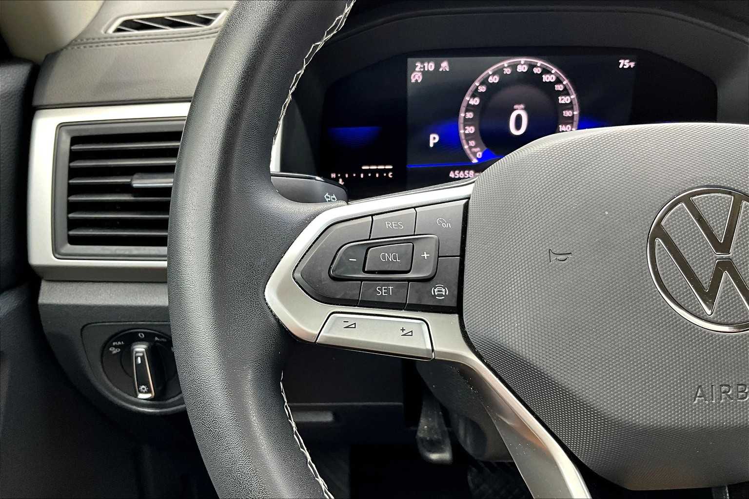 2022 Volkswagen Atlas 2.0T SE - Photo 23
