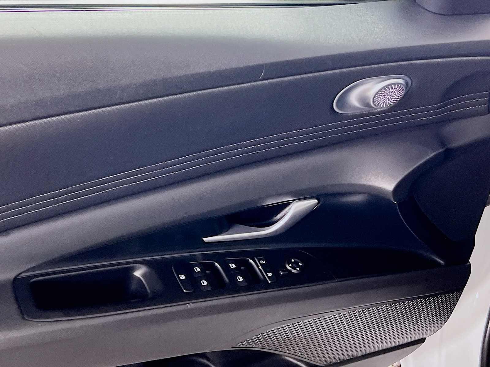 2022 Hyundai Elantra SEL - Photo 17