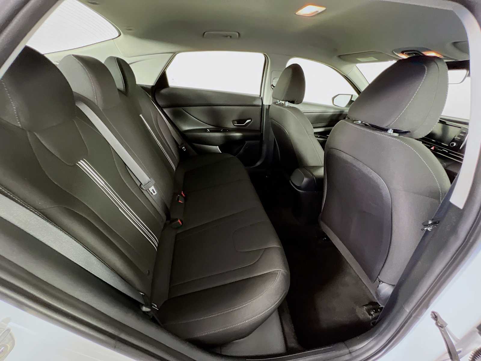 2022 Hyundai Elantra SEL - Photo 25