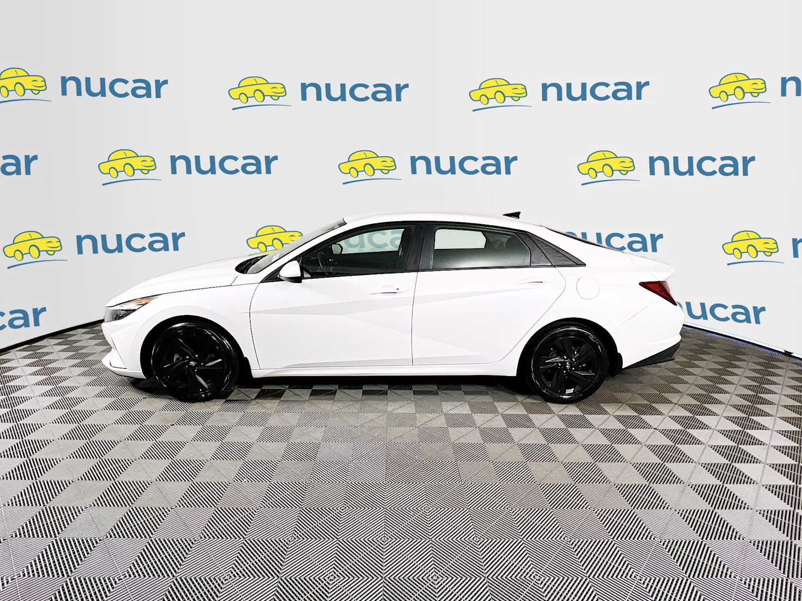 2022 Hyundai Elantra SEL - Photo 4
