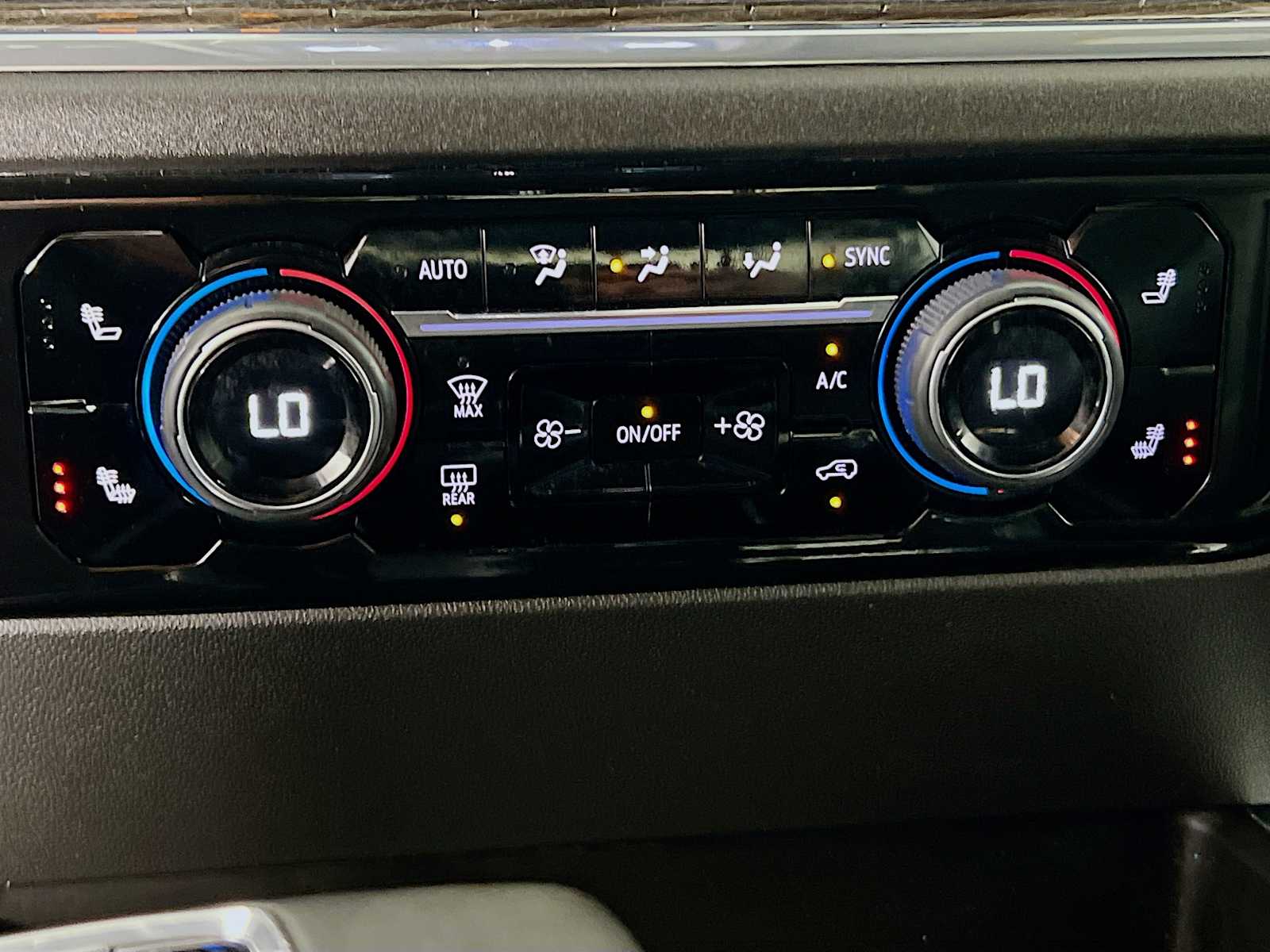 2023 Chevrolet Silverado 1500 RST - Photo 16