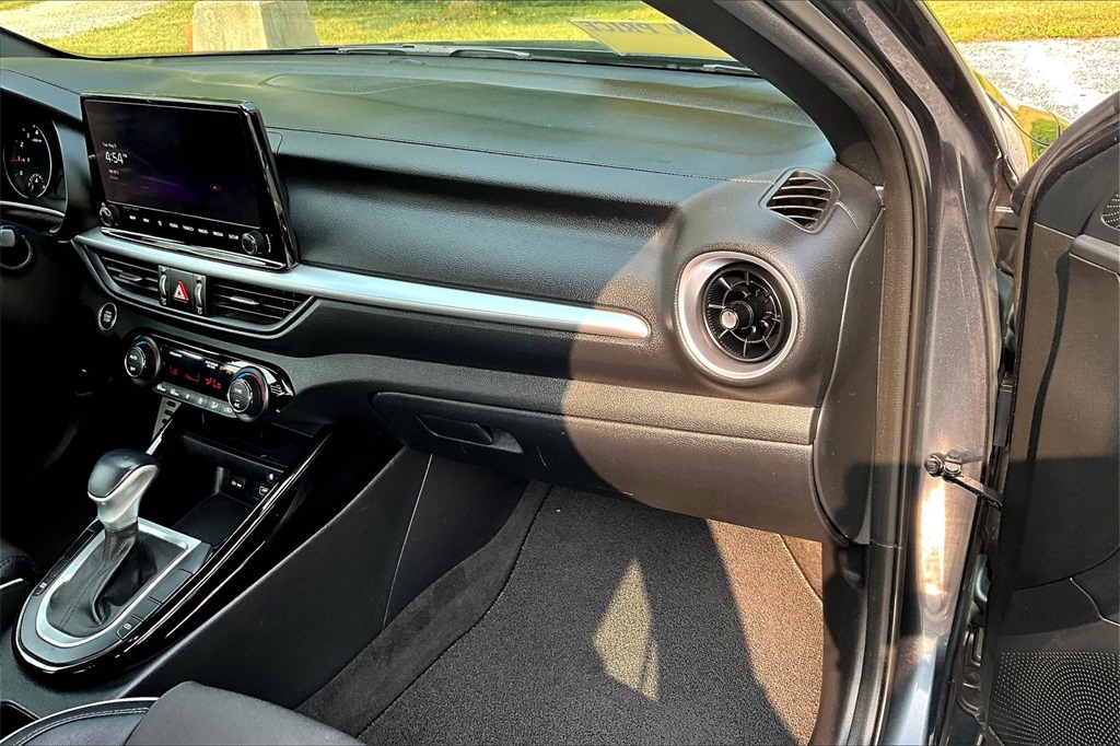 2023 Kia Forte GT-Line - Photo 12