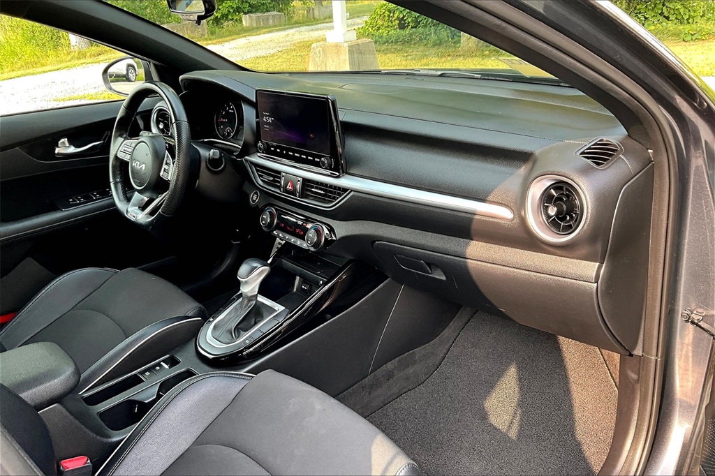 2023 Kia Forte GT-Line - Photo 13