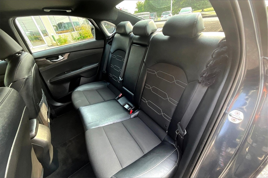 2023 Kia Forte GT-Line - Photo 14