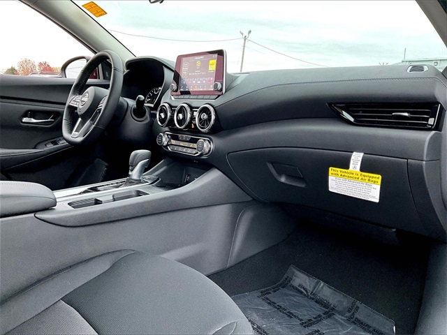 2025 Nissan Sentra SV - Photo 13
