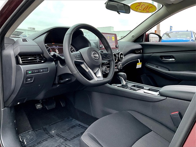 2025 Nissan Sentra SV - Photo 8