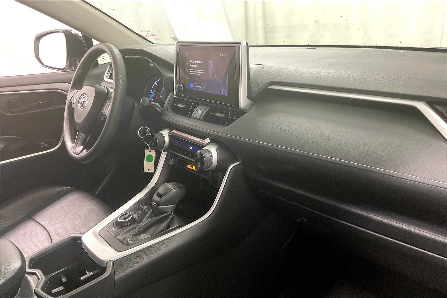 2024 Toyota RAV4 Hybrid LE - Photo 14